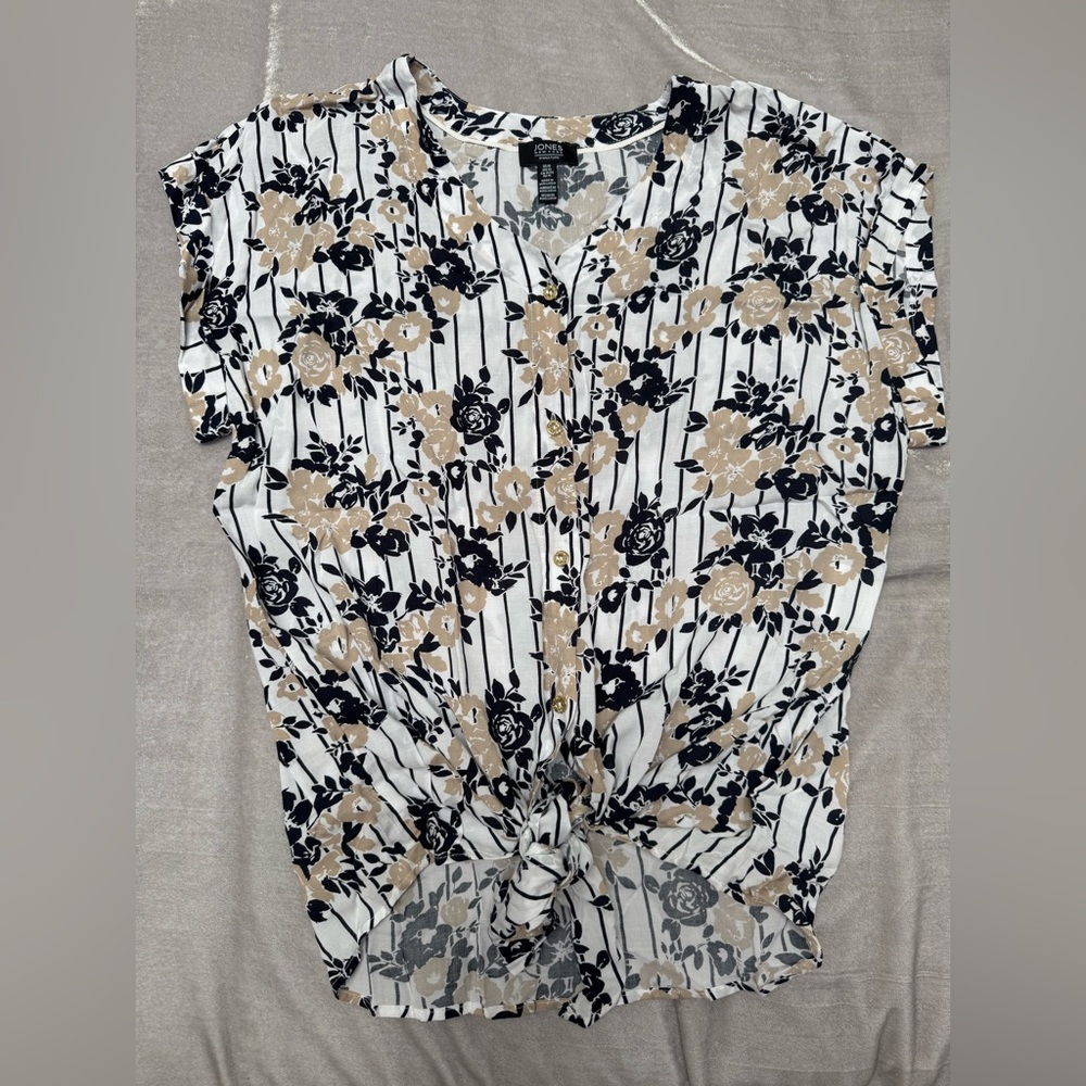 Jones New York Black and Tan Floral Blouse